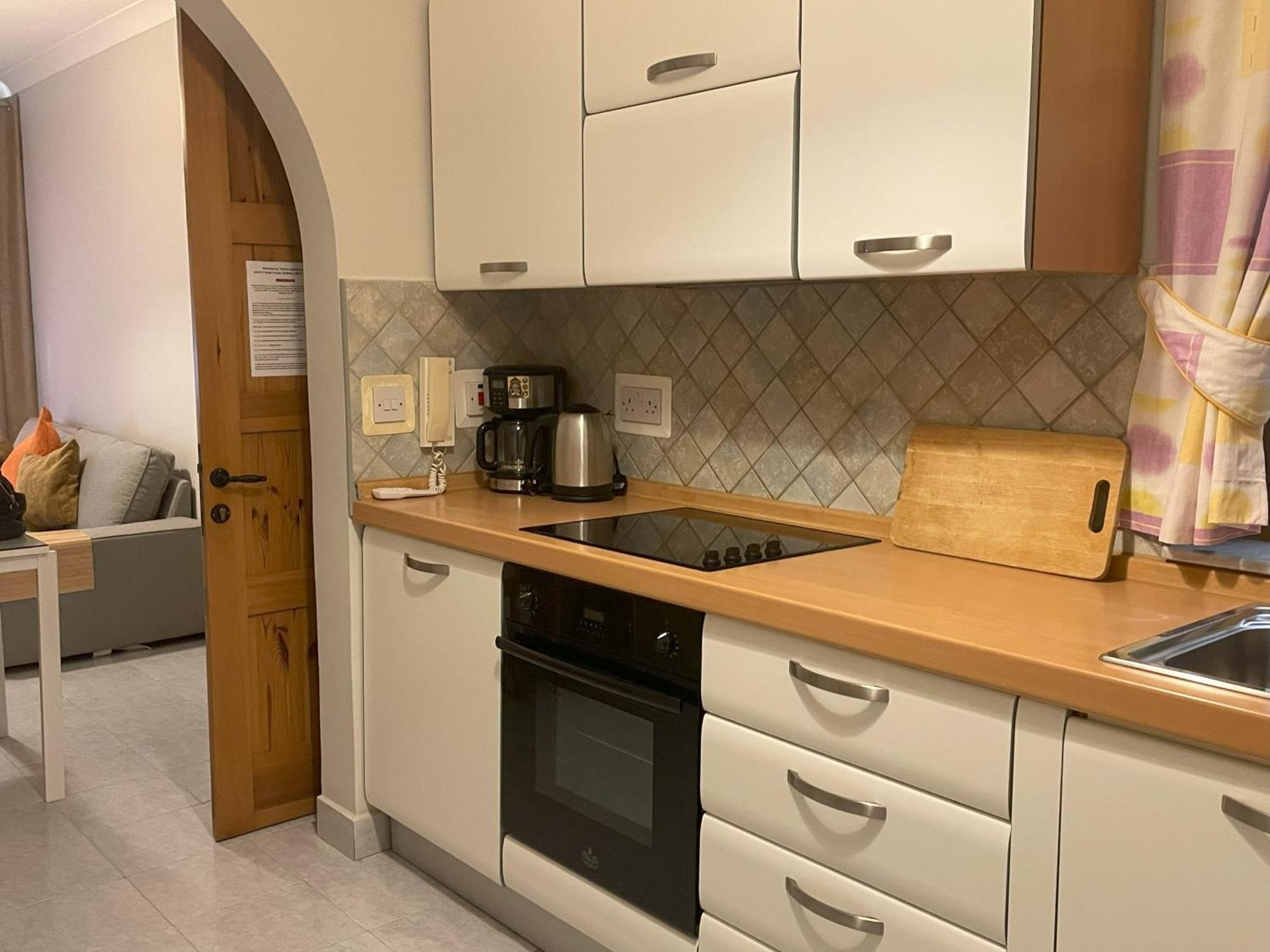 City Center Apartments Mellieħa Buitenkant foto